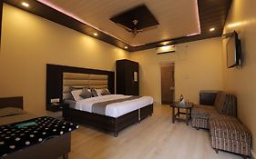 Palm Resort Raiwala